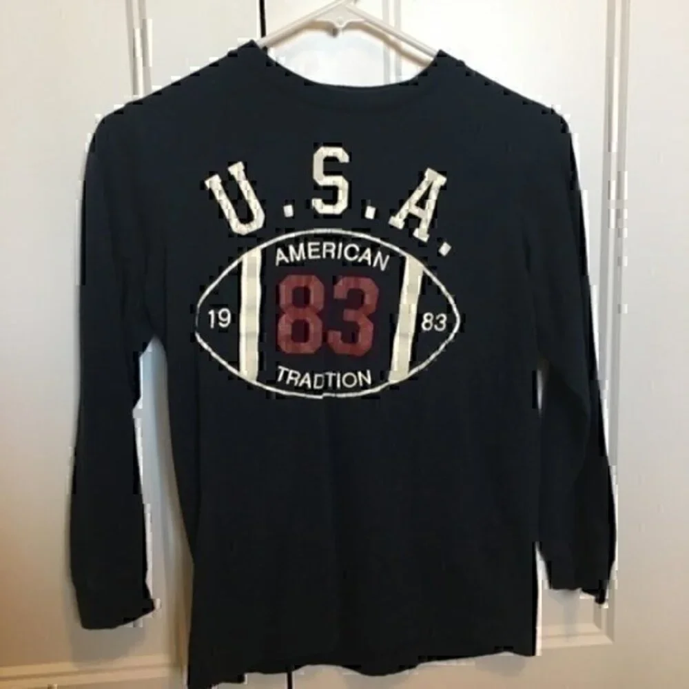 Old Navy boys size 8 medium navy USA football T-shirt NWOT